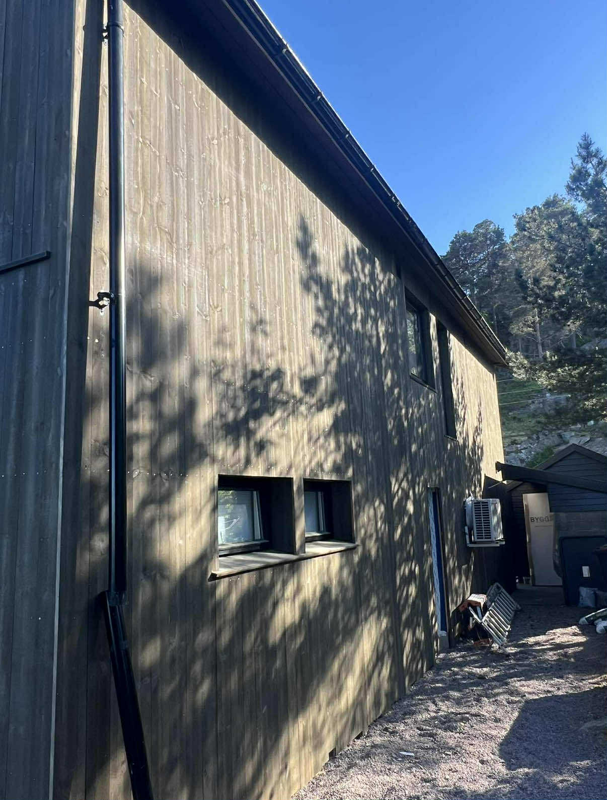 Bytte kledning hus side etter