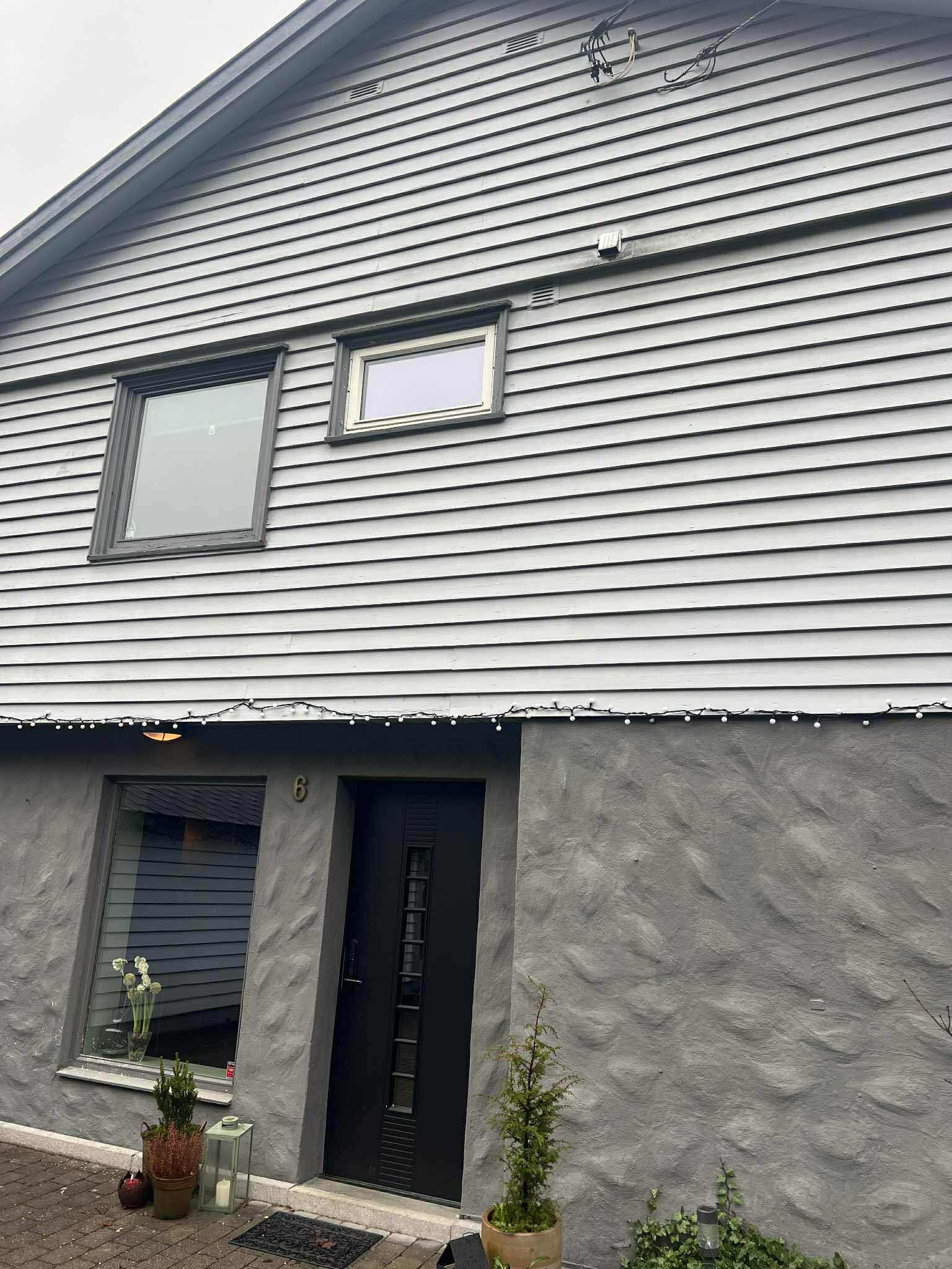 Bytte-kledning front hus før